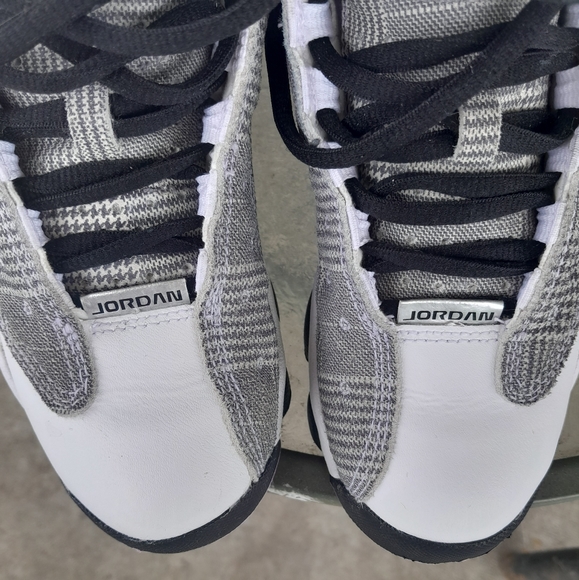 Air Jordan 13 retro houndstooth. Size 13. Black/lilac-white. - Picture 3 of 6